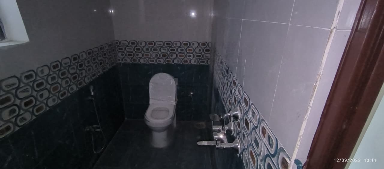 Unfurnished 3bhk in Kahilipara Main Road, Jatia, Kahilipara, Guwahati, Assam, India for Rent